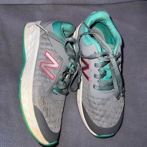 Girls New Balance tennis shoes